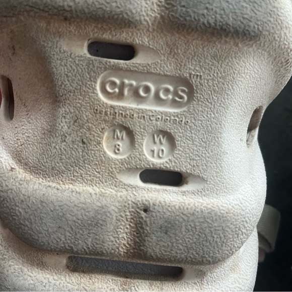 Crocs Men’s 8 Women’s 10 beige sand cream color - Picture 3 of 5